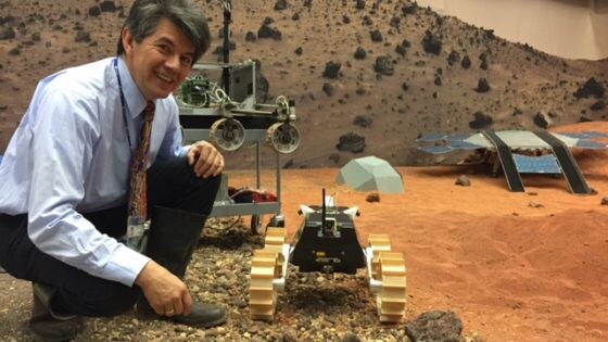 «Para la Humanidad, la Luna es el octavo continente»